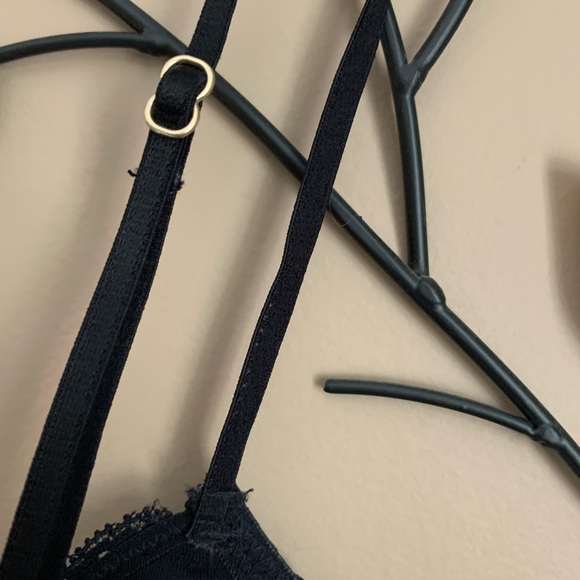 Black Lace Bralette - Picture 4 of 7